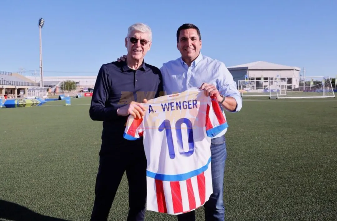 APF presenta su progreso ante un técnico multicampeón de la Premier League