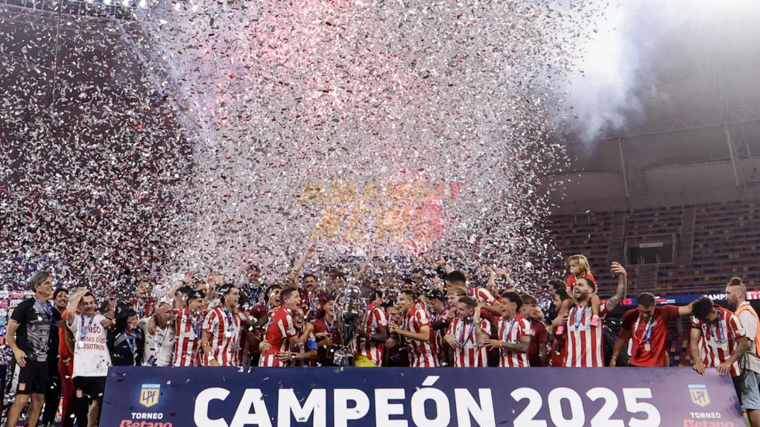 Santiago Arzamendia levanta el título con Estudiantes de La Plata