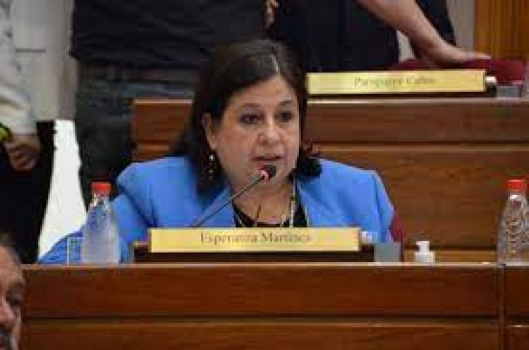 Senadora celebra promulgación de ley que crea fondos de cobertura por UTI