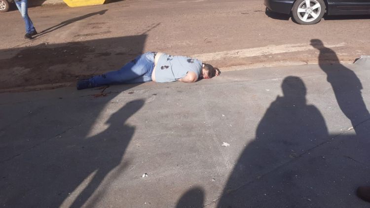 Sicarios fusilan a un hombre con tiros de fusil y pistola en Ponta Porá