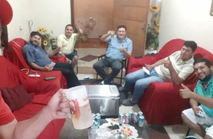 Seccionaleros violan cuarentena para beber cervezas y mirar show de diputado en Pedro Juan