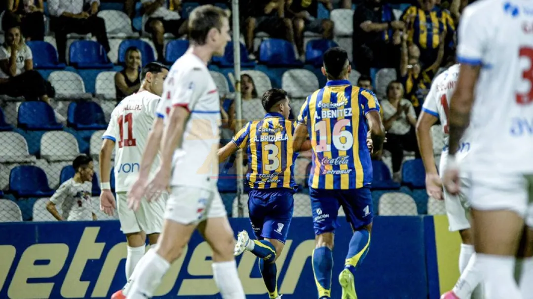 Luqueño gana y sale de la última posición