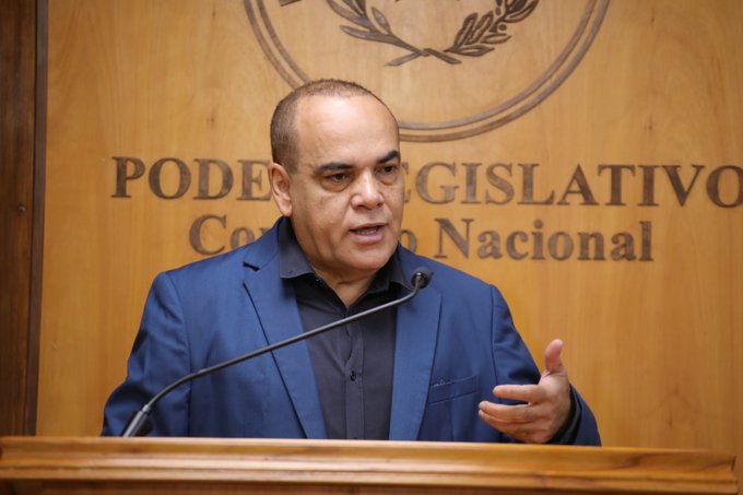 «Bachi» dice que en el proyecto Hambre Cero es secundario quién va a manejar la plata