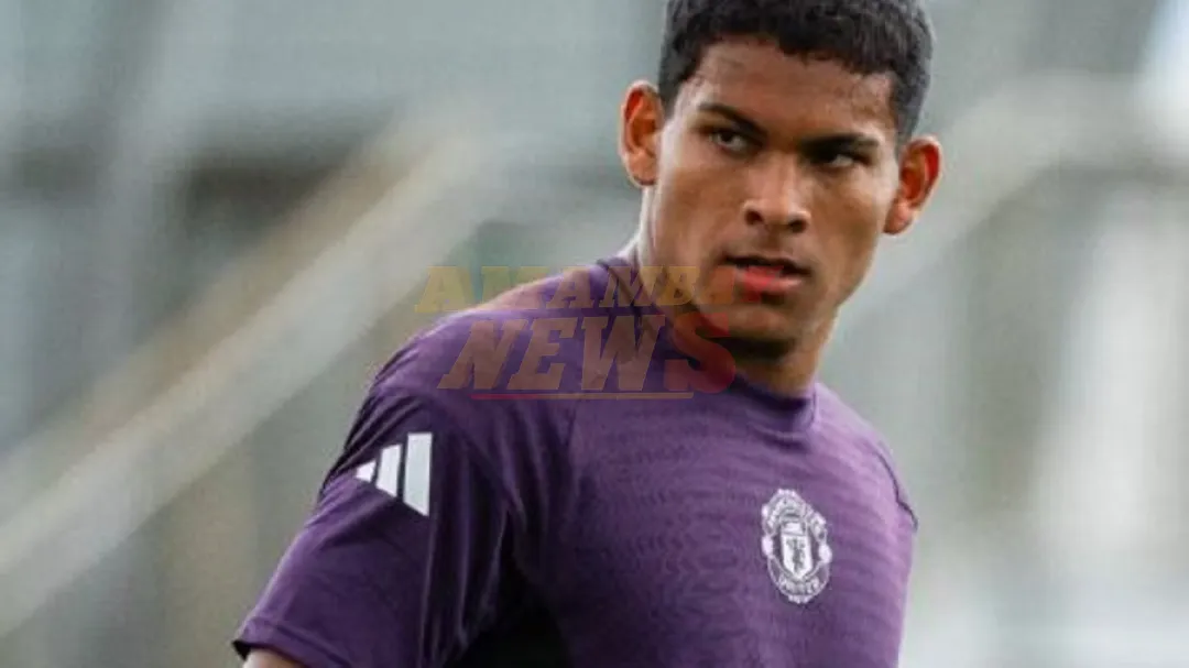 Diego León es titular en el Manchester United