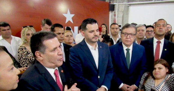Cartes bloquea el liderazgo de Lichi y Meza en Cordillera y sale en defensa de Olmedo