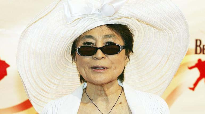 Yoko Ono ofrece un lienzo en blanco al público en su nueva exposición en la Tate Modern