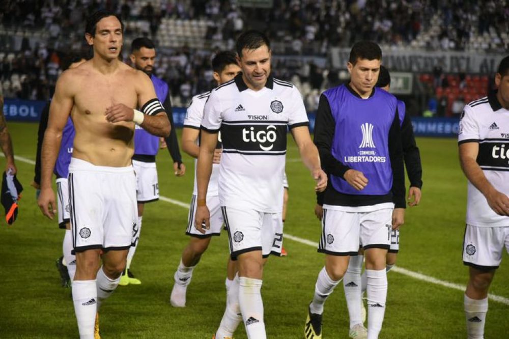Olimpia eliminado por sus errores