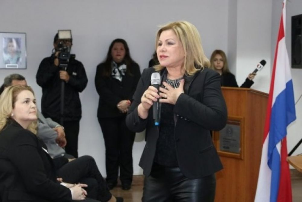 La Justicia prohíbe que mujeres víctimas de violencia escrachen a la Ministra de la Mujer