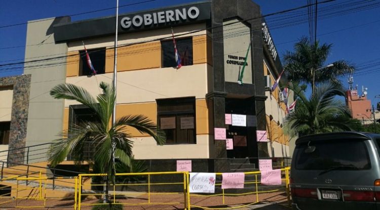 Gobernador de Cordillera tendrá una audiencia con Orué tras denuncia de supuestas facturas falsas
