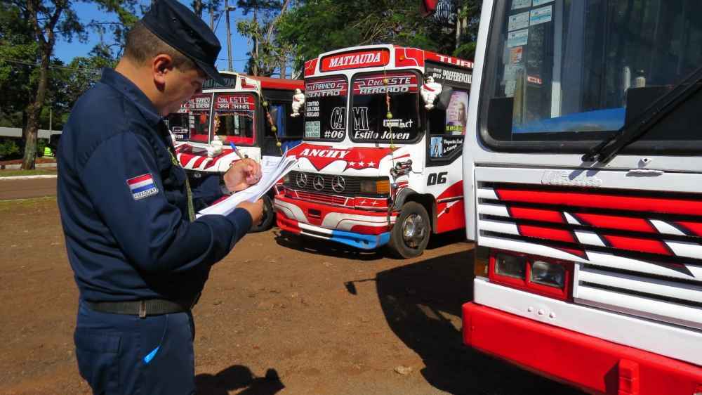 Buses chatarras aprueban “verificación” en Pdte. Franco