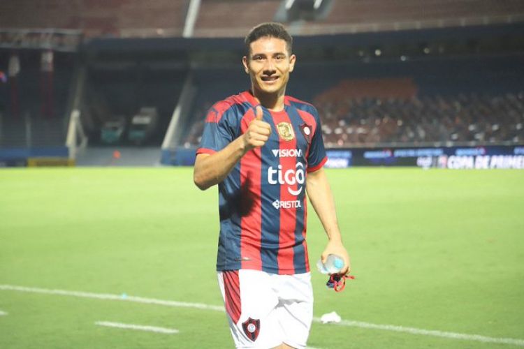 Acuerdo cerrado y scar  Ruiz finalmente se va de Cerro Porteo