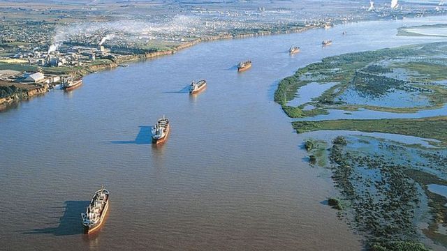 Argentina se compromete a dar información técnica sobre peaje en hidrovía
