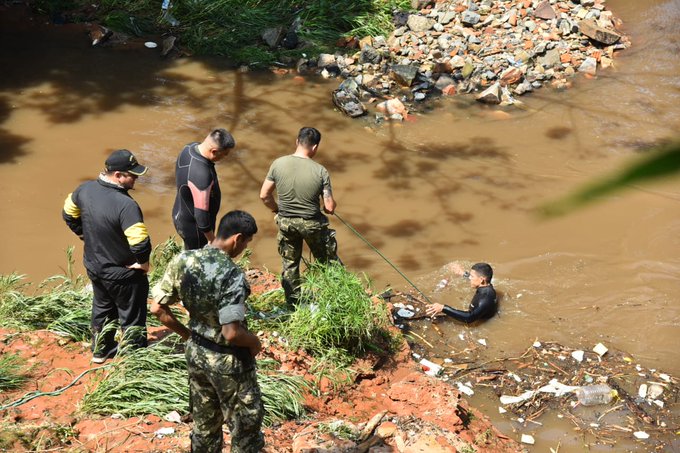 Buzos de la Armada encuentran posibles restos de vehículo de militares desaparecidos