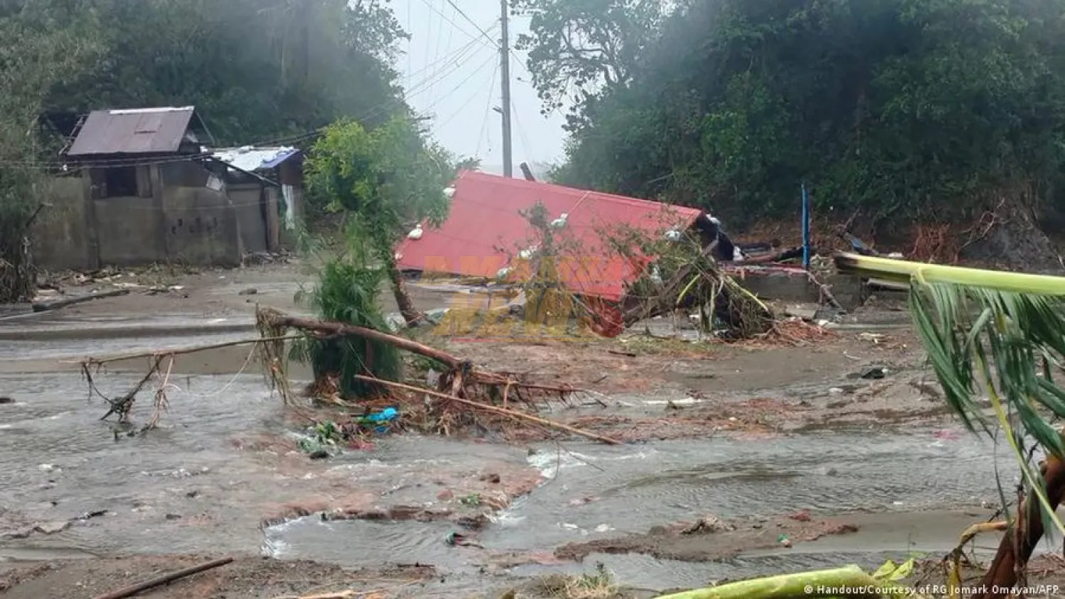 Filipinas: casi un millón de evacuados por llegada de tifón