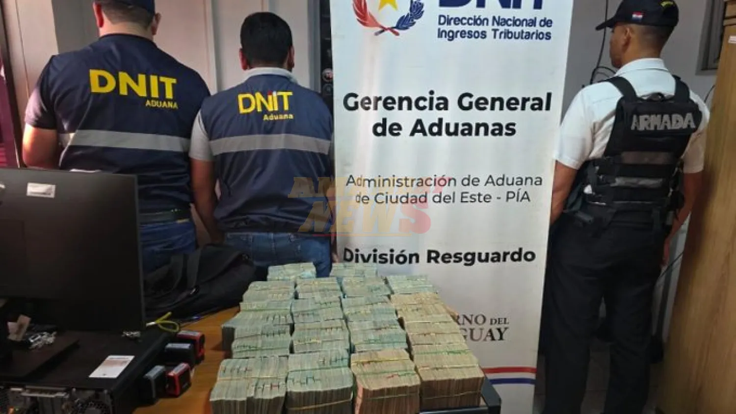 Dos imputados por tratar de ingresar a CDE con 1.600.000 reales sin declarar