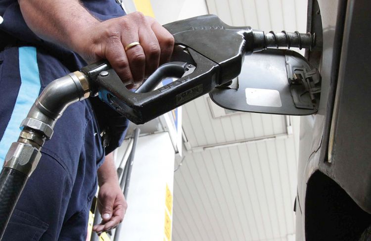 Ejecutivo vetaría parcialmente el proyecto de Ley de subsidio a combustibles, según Orué