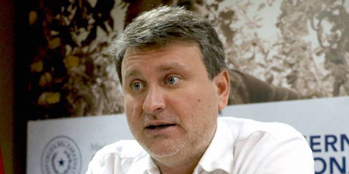 Lichi utiliza Petropar para su campaña política y debe renunciar, sostiene senador liberal