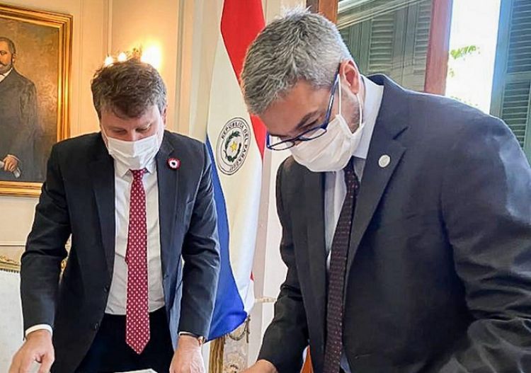 Mientras no pagaba al fisco, Lichi transaba con Texo y pedía US$ 7 millones a Hacienda