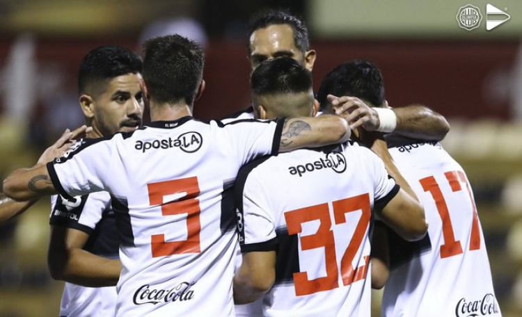 Olimpia, sin Roque en el ataque para el clásico blanco y negro