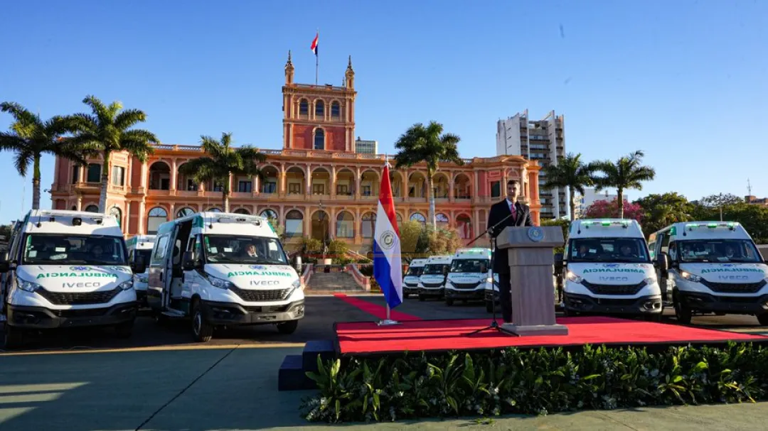 Gobierno lanza “línea de crisis” de Salud Mental y renueva flota con 26 ambulancias