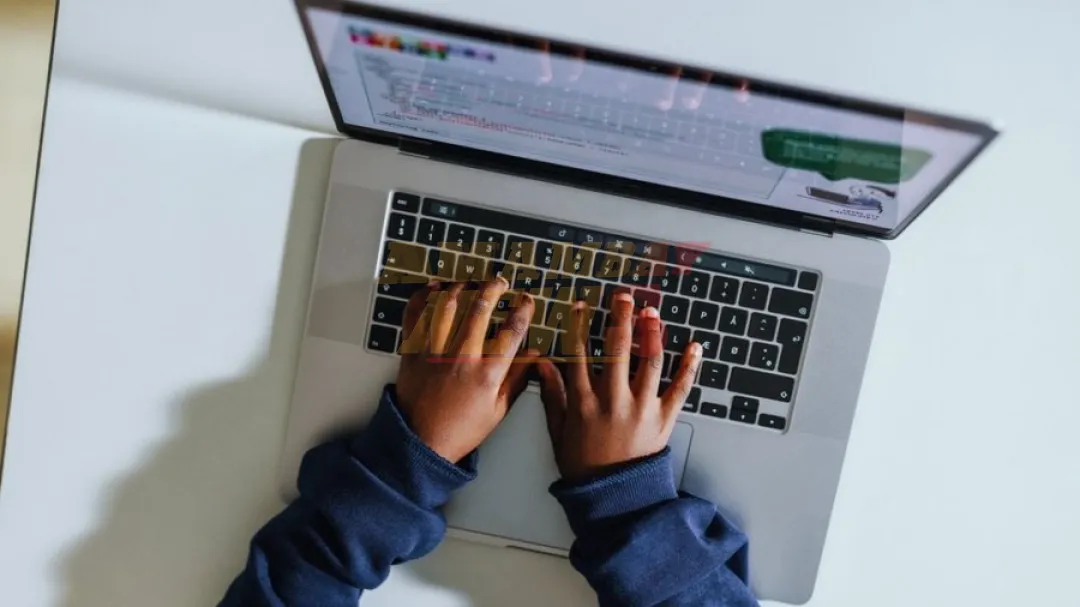 Cerca de 302 millones de menores de edad fueron víctimas de violencia en internet