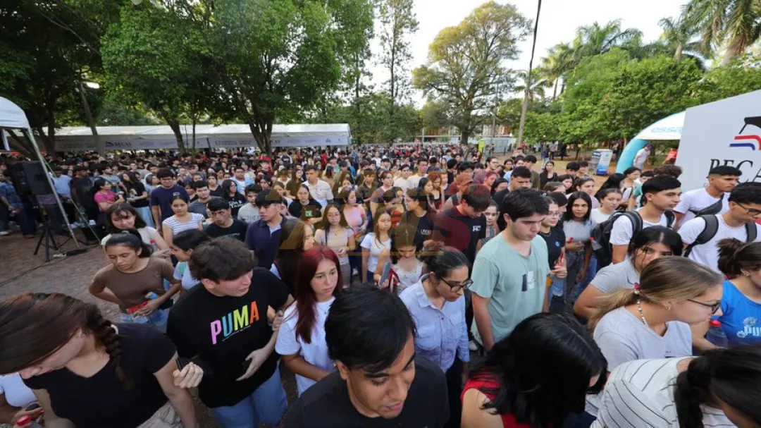 Casi 18.000 jóvenes buscan acceder a una de las 5.000 becas de Itaipú