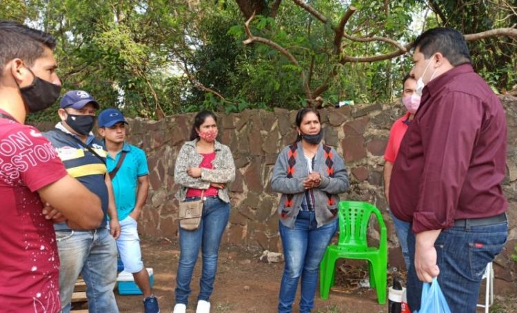 Vendedores de frutas y verduras deben ser desalojados de avenida de Pedro Juan Caballero