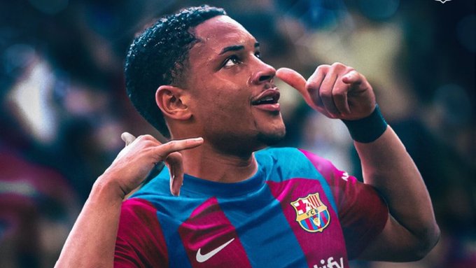 Vitor Roque, el nuevo delantero del Barcelona que encandila a Ronaldo ‘Fenômeno’