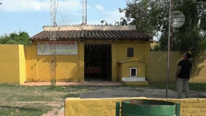 Amigos de un hombre que se quitó la vida atacaron una comisaría en Nanawa