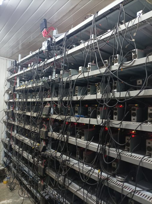 Desmantelan granja de criptomonedas en CDE, que robó energía por más de G 1.500 millones