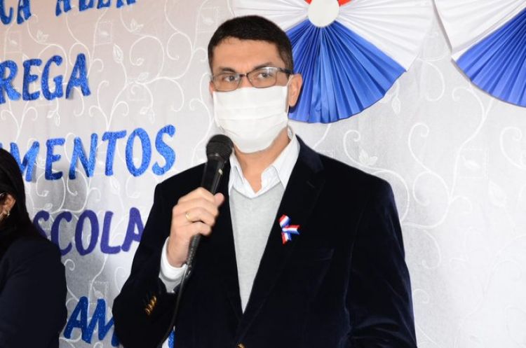 Gobernador Ronald Acevedo habilitó hoy obras en distintas instituciones educativas de Amambay