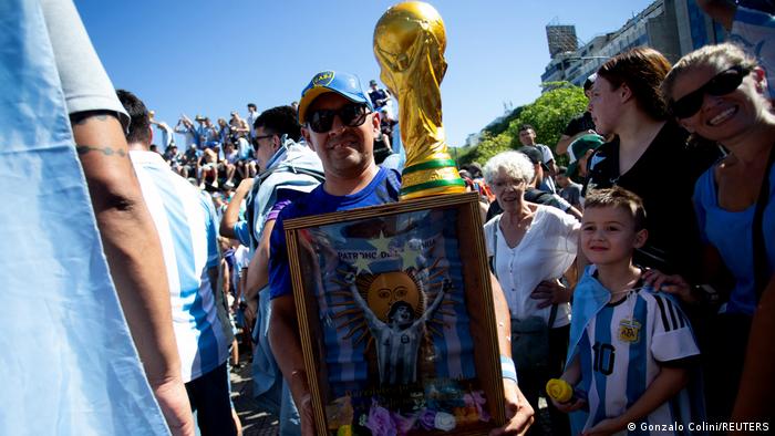 Con la copa sobre la mesa, Sudamérica pide el Mundial de 2030