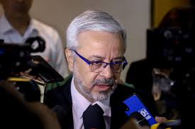 Querey tilda de “irresponsable” a Santiago Peña por elogiar a Alfredo Stroessner