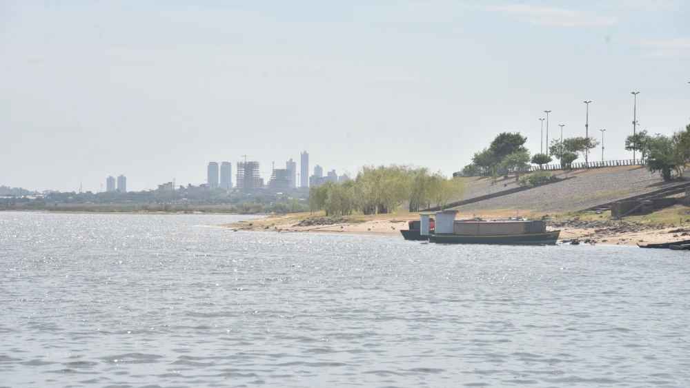 Alerta, la anormal bajante del río Paraguay en temporada de lluvia