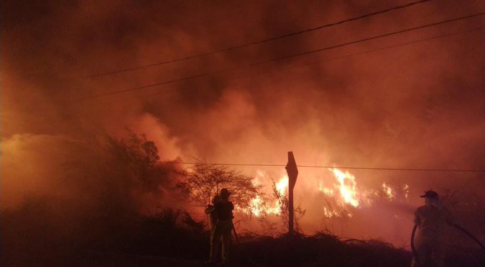 Fuego en varios frentes