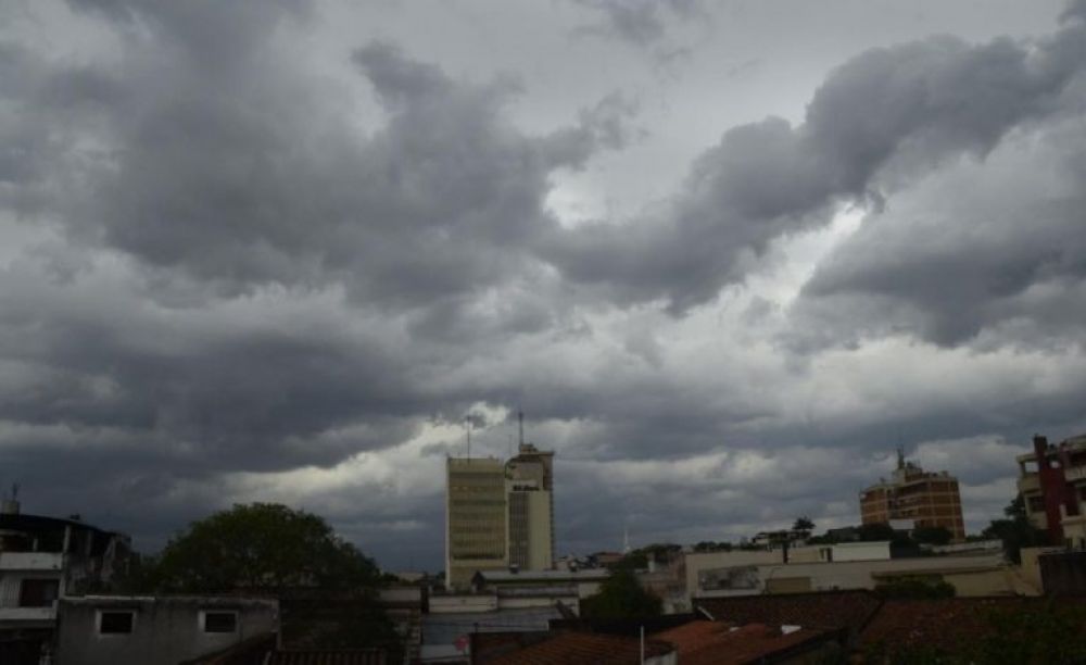 Lunes con lluvias y tormentas eléctricas, anuncia Meteorología