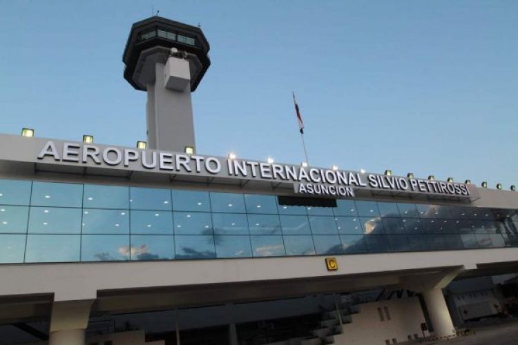 Tres argentinos intentaron salir del país con resultados del COVID-19 adulterados
