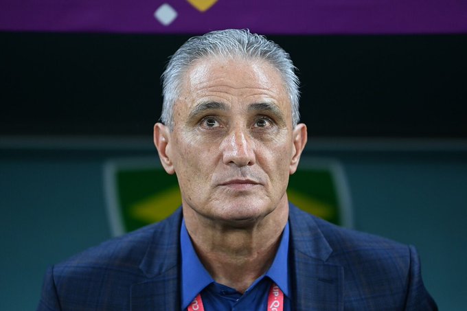 Asaltan a Tite en una playa de Brasil