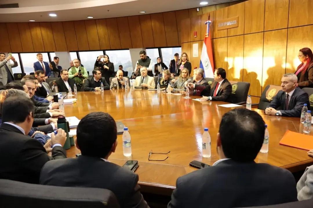 Concejales de Asunción se constituyen ante Comisión de Intervención