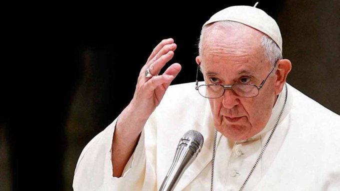 Papa pidió que se prohíba la gestación subrogada y calificó de «peligrosa» a la «teoría de género»