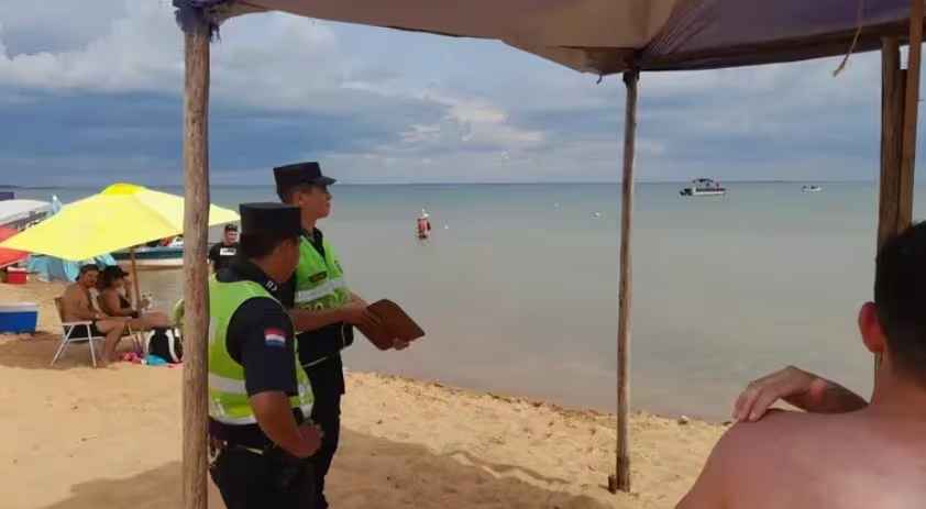 Un hombre cruzó la valla de seguridad y desapareció en aguas de Carmen del Paraná