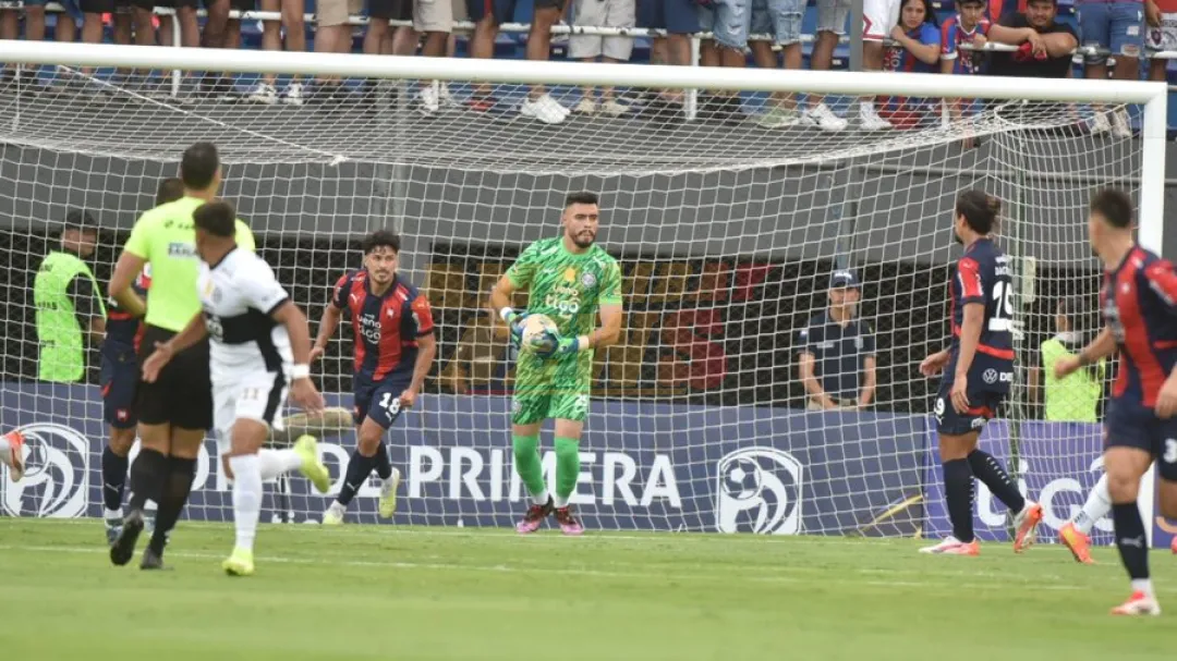 Nueva regla: 8 segundos de posesión o córner para el rival