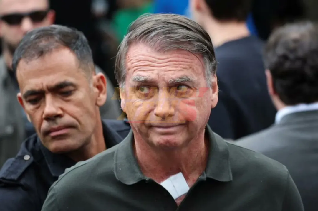 Jair Bolsonaro permanecerá internado bajo observación médica tras sufrir una crisis de hipo y vómitos