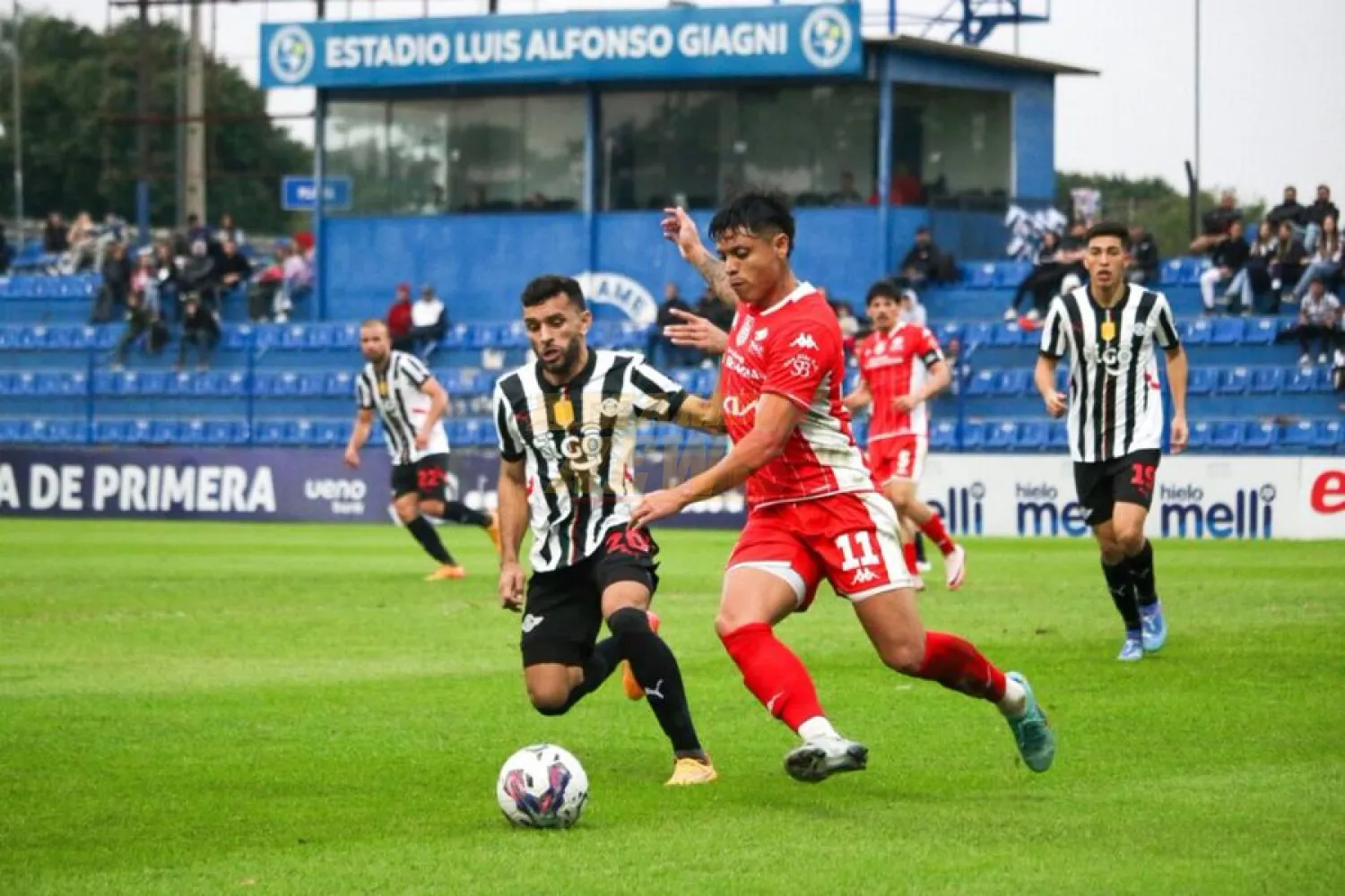 Vuelve del fútbol brasileño para disputar la Copa Libertadores con 2 de Mayo