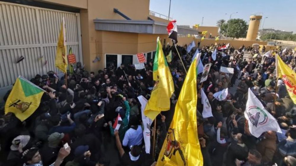 EEUU evacua su embajada en Bagdad en medio de fuertes protestas por ataque aéreo