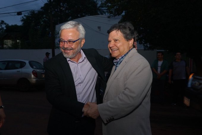 Euclides niega que recibió dinero para no descabalgar de su candidatura presidencial