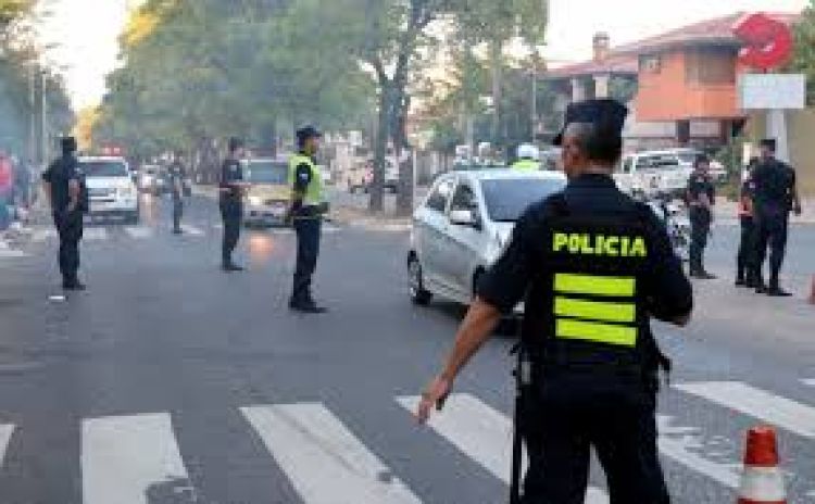 Confirman prisión para dos policías imputados por plantar drogas extorsionar a un conductor de Bolt