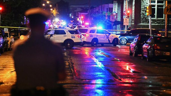 Cuatro muertos y ocho heridos tras un tiroteo múltiple en Filadelfia, EE.UU
