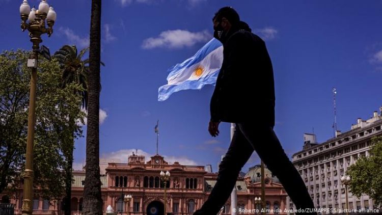 Argentina notifica 275 muertes por coronavirus y supera los 48.000 decesos por la enfermedad en total