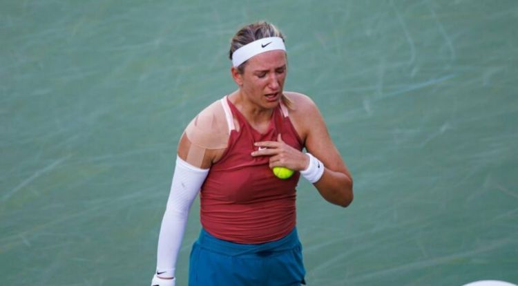 Azarenka, eliminada en Indian Wells tras romper a llorar en pleno juego